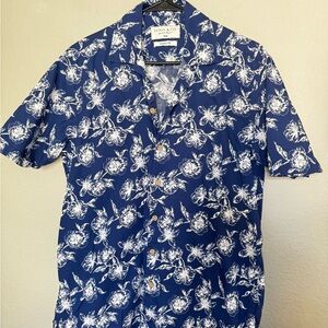 Hawaiian Goga & Co. Men's Button Down Short Sleeve Shirt Medium